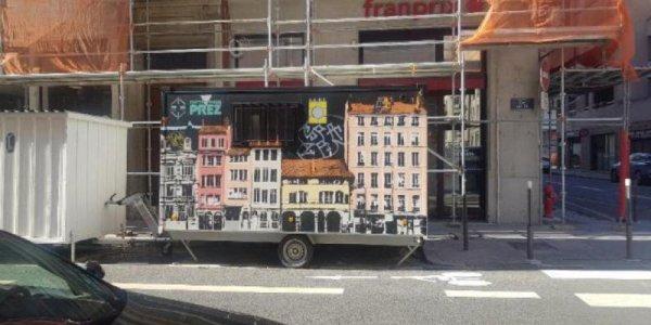 <street mobile_292